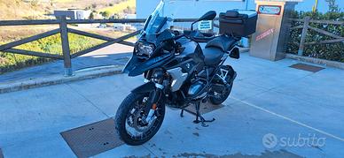 2021 BMW gs 1250 triple black