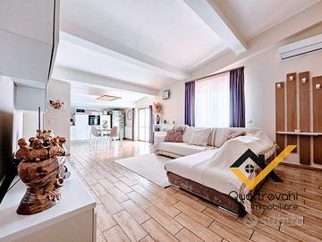 3 Vani Splendide Condizioni con Garage Mq 28