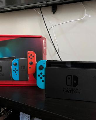 Nintendo Console Switch con Joy-Con Rosso Neon e B