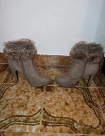 Scarpe / Stivaletti con tacco e pelliccia grige