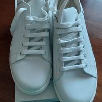 scarpe bianche con lacci in pelle nuove 