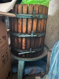 Torchio lavorazione uva