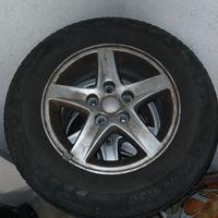 Cerchi in lega e pneumatici M+S 205/70 R15