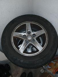 Cerchi in lega e pneumatici M+S 205/70 R15