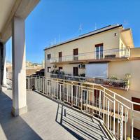 6 1/2 Vani (Via F.Aprile angolo Via G. Carnazza)