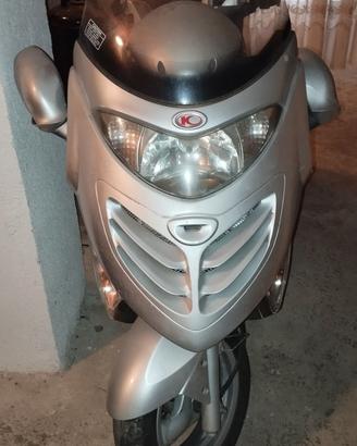 scuterone 250 cilindrata 