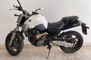 moto yamaha MT03