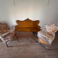 Salotto classico: Divano, 2 poltrone e tavolinetto