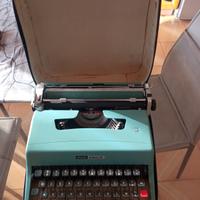 macchina da scrivere Olivetti  32