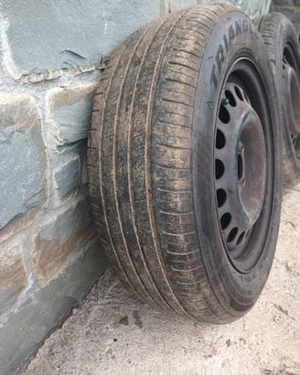 2 gomme estive con cerchi