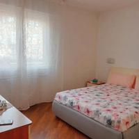 Camera matrimoniale con bagno uso singolo