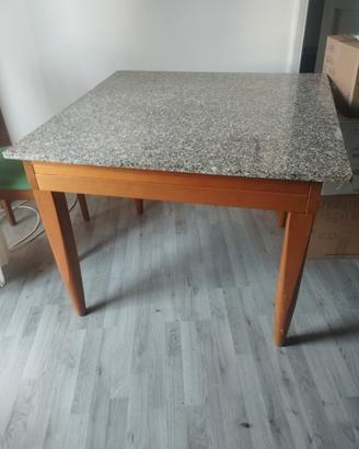 Tavolo in ciliegio Calligaris.