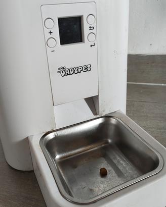 Distributore automatico croccantini gatti cani