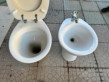 Coppia di sanitari salvaspazio marca Globo