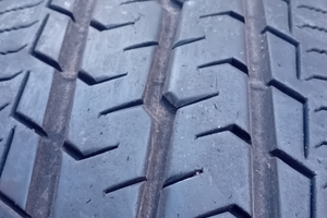 2 gomme marca Toyo 225 55 r17 c da peso per furgon