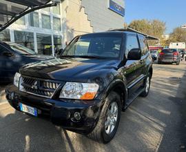 MITSUBISHI Pajero 3.2 16V DI-D 3p. aut. Intense