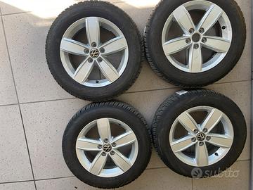 Cerchi in lega 15” Polo e gomme 185/65 R15 88T