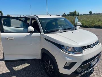 Mahindra kuv 100 k8+