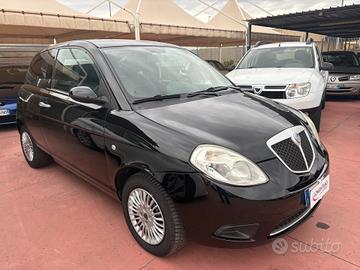 Lancia Ypsilon 1.3 MJT 75 CV Argento