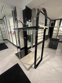 Arredamento per negozio di abbigliamento