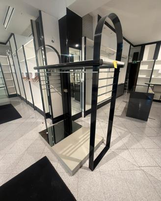 Arredamento per negozio di abbigliamento