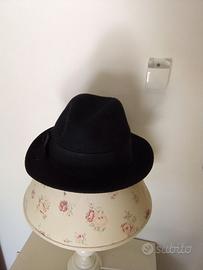 Cappello in lana. Mai indossato. Nuovo