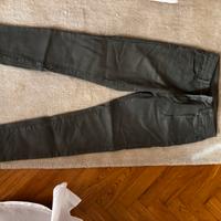 Pantaloni modello jeans skinny