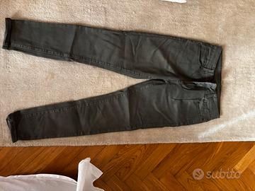 Pantaloni modello jeans skinny