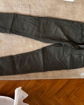 Pantaloni modello jeans skinny