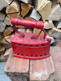 Ferro da stiro vintage del 900