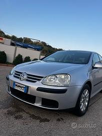 Volkswagen Golf 5- 2005 - 1.6 -
