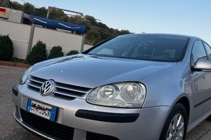 Volkswagen Golf 5- 2005 - 1.6 -