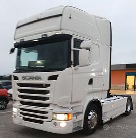 Trattore stradale SCANIA R490