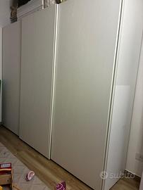 Armadio tre ante in legno bianco