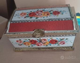 scatola di latta vintage