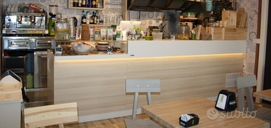 Bancone Bar e retrobancone