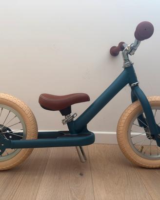 Trybike. Balance bike. Bici senza pedali