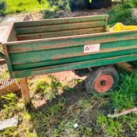 Rimorchio per macchine agricole