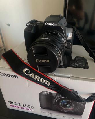 Canon EOS 250D + obiettivo EF-S 18-55
