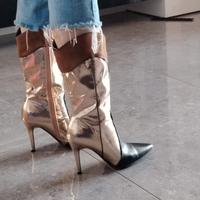 stivale con tacco a spillo e a.   punta. .n  39