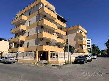 4 LOCALI A REGGIO DI CALABRIA