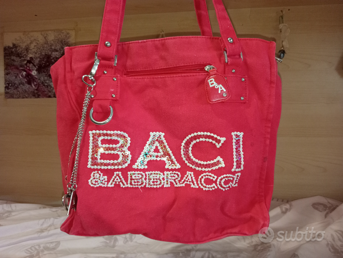 Baci e clearance abbracci borse