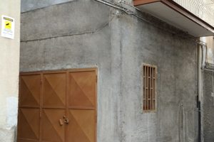 Paternò: garage per scooter