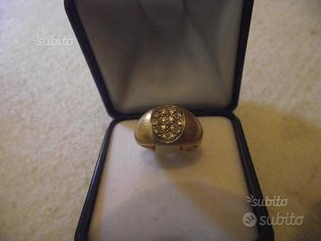 Anello anni 60 in oro satinato con brillantini