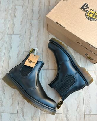 stivaletti chelsea boots Dr.Martens di pelle neri