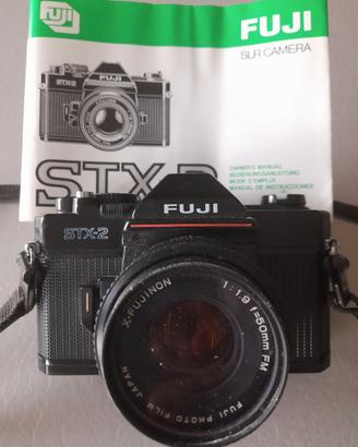 Macchina fotografica reflex FUJI STX-2 e accessori