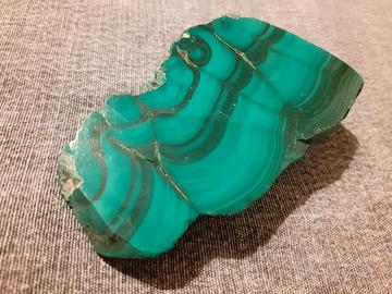 Malachite naturale - pietra minerale verde