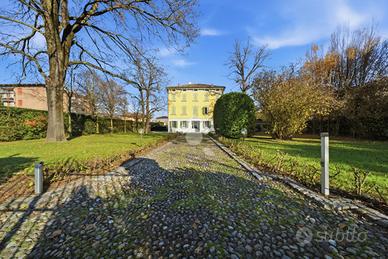 VILLA SINGOLA A CORREGGIO