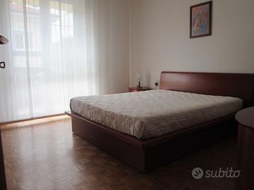 CAMERA DA LETTO IN CILIEGIO CON LETTO CONTENITORE