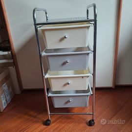 Cassettiera con

4 cassetti